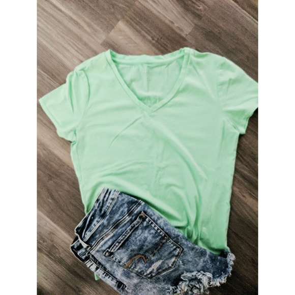 Calvin Klein Tops - Calvin Klein tee